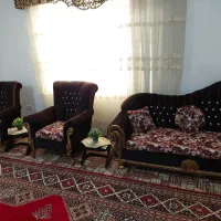 مبلمان همراه با میز عسلی کلاسیک ۷ نفره در حد نو