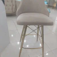 صندلی پایه بلند در حد نو رنگ ثابت|میز و صندلی غذاخوری|پرند, فاز ۶|دیوار