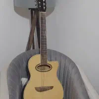 فروش گیتار مارستب پیکاپ دار در حد نو