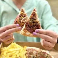 به یک نفر نیروی کار خانم نیمه وقت نیازمندیم