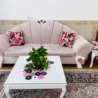 مبلمان همراه با میز ناهار خوری