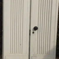 درب حیاط سالم و سنگین