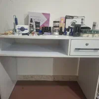 وسایل ناخن همراه با میز و دستگاه استرانگ اصل کره