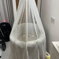 تخت کنار مادری