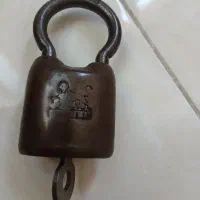 قفل قدیمی عتیقه