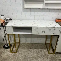 تعدادی لوازم اریشگاه زنانه میز ناخن ترولی تخت...|آرایشگاه و سالن‌های زیبایی|آستارا, |دیوار