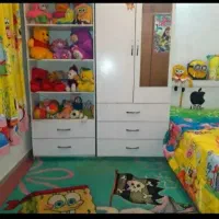 تخت کشودار. کمد. جا کتابی. لوستر . همگی نو می‌باشد