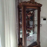 ویترین چوبی منبط کار وبخاری گازی وکمد ویترین وکاج