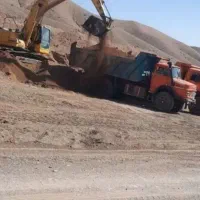 خاک با کامیون لب دار خیلی زیاد ه