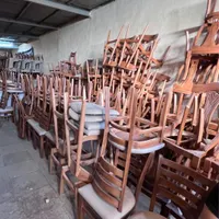صندلی‌ چوبی‌ بصورت‌ عمده‌ رستوران‌ ها (برند کاواک)|میز و صندلی غذاخوری|تبریز, |دیوار
