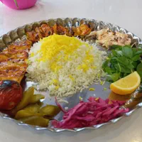 نیرو کار خانم کارگر ساده خانم کارگر ساده آقا پیک|استخدام خدمات فروشگاه و رستوران|چهارباغ, |دیوار
