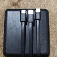 پاور بانک با ۳ کابل متصل برای هرنوع گوشی موبایل