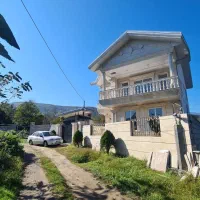 ویلایی با ۲۲۰متر زمین ۱۸۰متر زیربنا تقی آباد