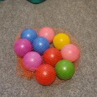 توپ های پلاستیکی رنگی