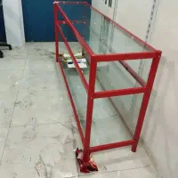 ویترین شیشه‌ای