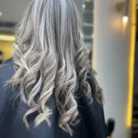 اجاره میز ناخن به ناخنکار پرمشتری و رنگ و لایت کار|استخدام درمانی، زیبایی، بهداشتی|تهران, شهرک ولیعصر شمالی|دیوار