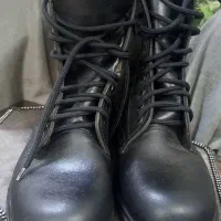 پوتین قدیمی تمام چرم