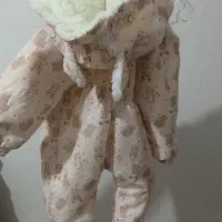 ۲عد کاپشن بارونی و مخملی و یک قنداق دور پیچ