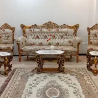 مبل ،میزتلویزیون ، آینه و شمعدان برنج