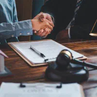 وکیل پایه یک دادگستری