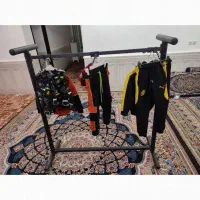 رگال ایستاده وسط