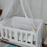 تخت و گهواره نوزاد