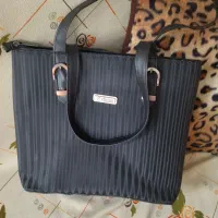 چند تا کیف و یک جفت کفش