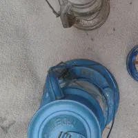 چراغ فانوسی نفتی و گرد سوز|کلکسیون اشیاء عتیقه|کازرون, |دیوار