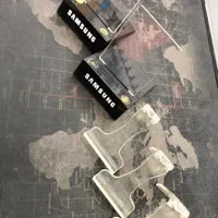 پایه ویترینی موبایل