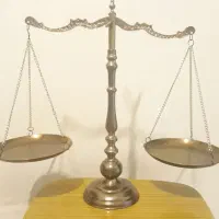 ترازوی قدیمی