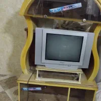 میز و تلویزیون