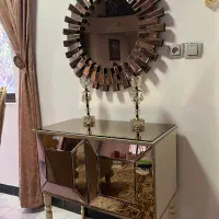 آینه و کنسول و شمعدان