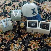 ساعت و کلاه