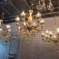 لوستر سنگی|لوستر و چراغ آویز|اصفهان, باغ فدک|دیوار