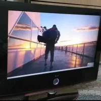 ال سی دی ۳۲ اینچ ال جی با میز شیشه ای|تلویزیون و پروژکتور|گرگان, |دیوار