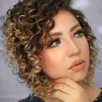 آف اقتصادی میکاپ شنیون و تمامی خدمات در سالن vip