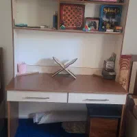 کتابخانه ومیزتحریر