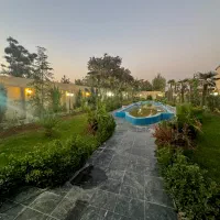 ویلا عمارت با انشعابات قانونی مالک ، سکونت دائم