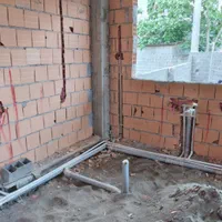 اجرای تاسیسات لوله کشی آب ساختمان و استخر(لوله کش)|خدمات پیشه و مهارت|بابل, |دیوار