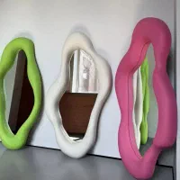 آیینه دفرمه|آینه|ساوه, |دیوار