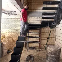 جوشکاری ساخت و نصب پله گرد و درب مدرن|خدمات پیشه و مهارت|میناب, |دیوار