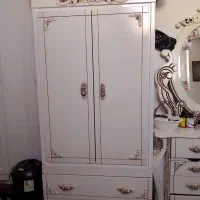 آینه دلاور و کمد