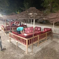 پارکبان و قلیون زن وکارگر ساده