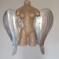 مجسمه فلزی فرشته