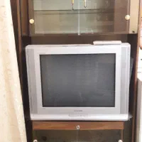 تلویزیون ۲۹ اینج سامسونگ به همراه میز تلویزیون