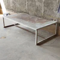 تخت آهنی
