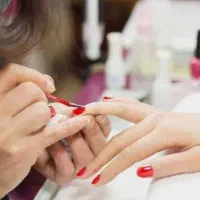 نیازمند ناخن کار و کراتین کار با سابقه کار