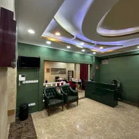 قلهک/۱۳۶ متر /۲ خوابه /اداری