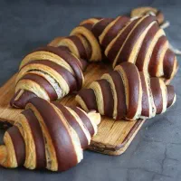 کروسان شکلاتی