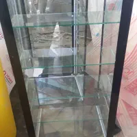 ویترین شیشه ای